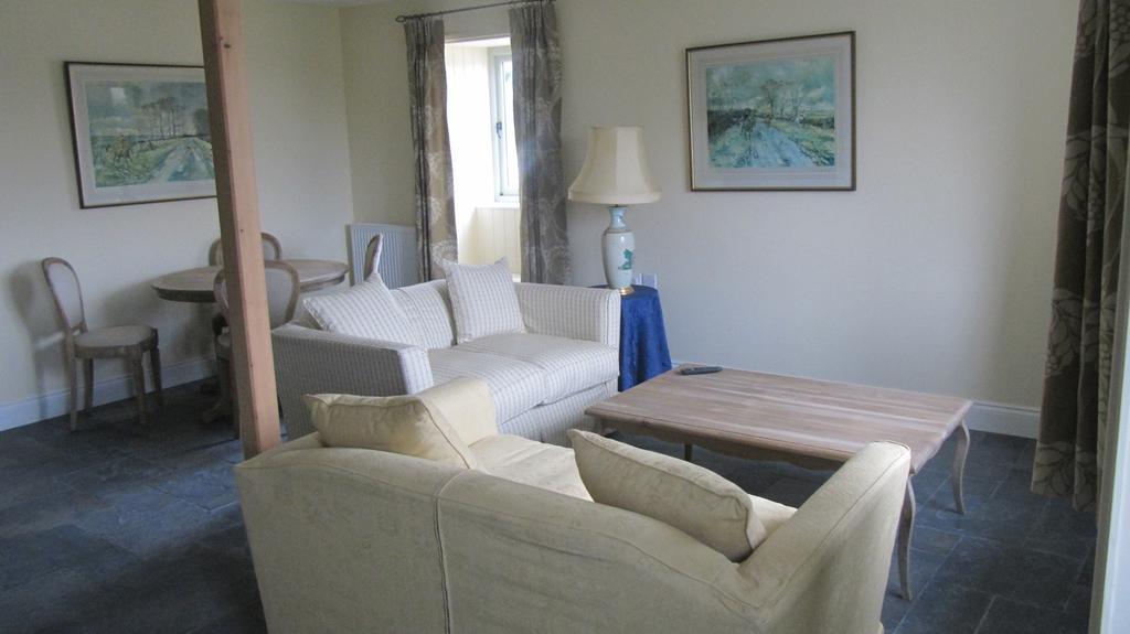 Withyslade Farm Villa ทิสเบอรี ภายนอก รูปภาพ